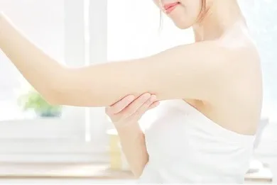 女性トレーナー直伝の二の腕悩み解消法